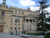 Universitätsgebäude